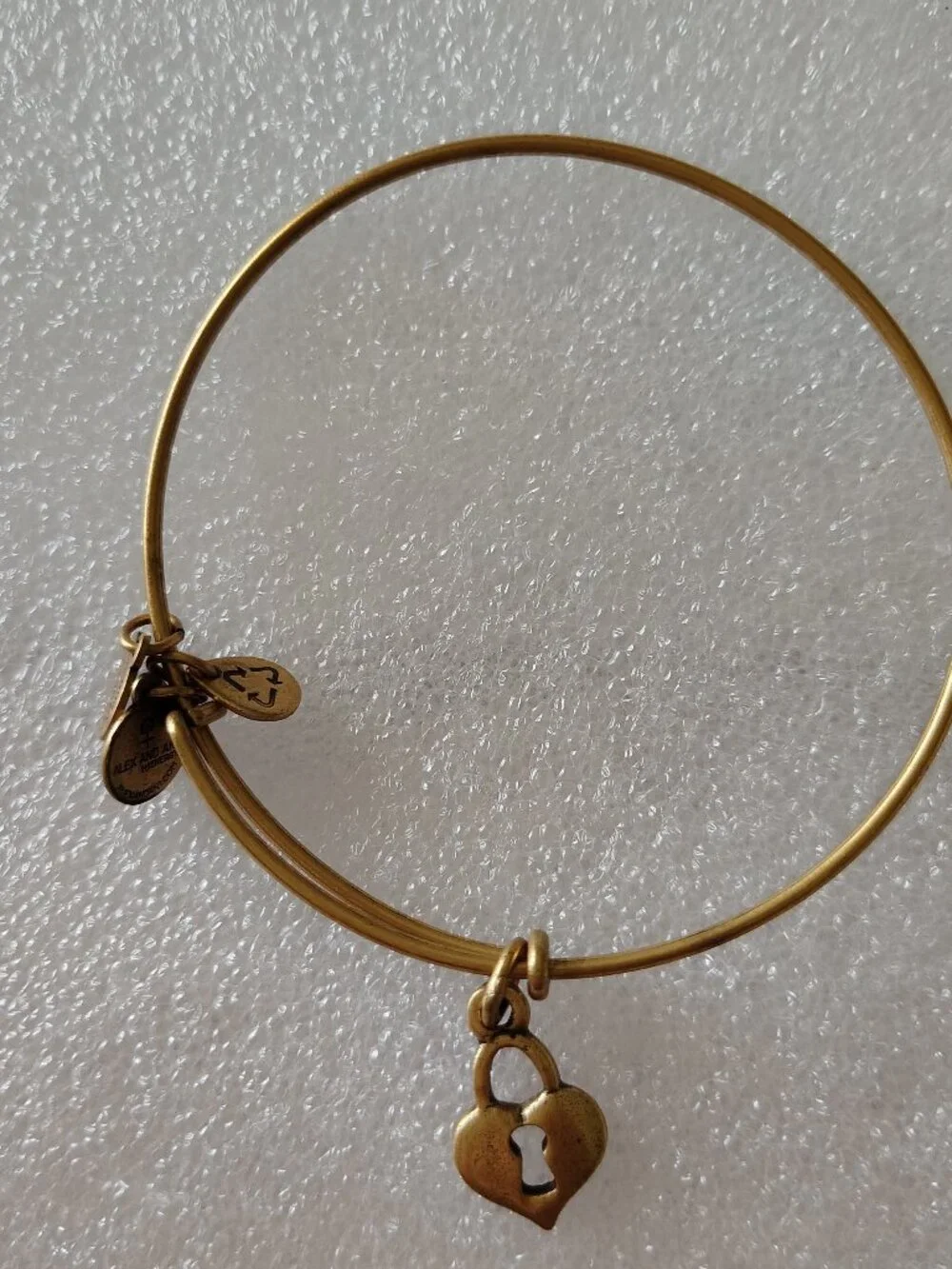 NWNT Alex and Ani heart Keyhole Bracelet 411